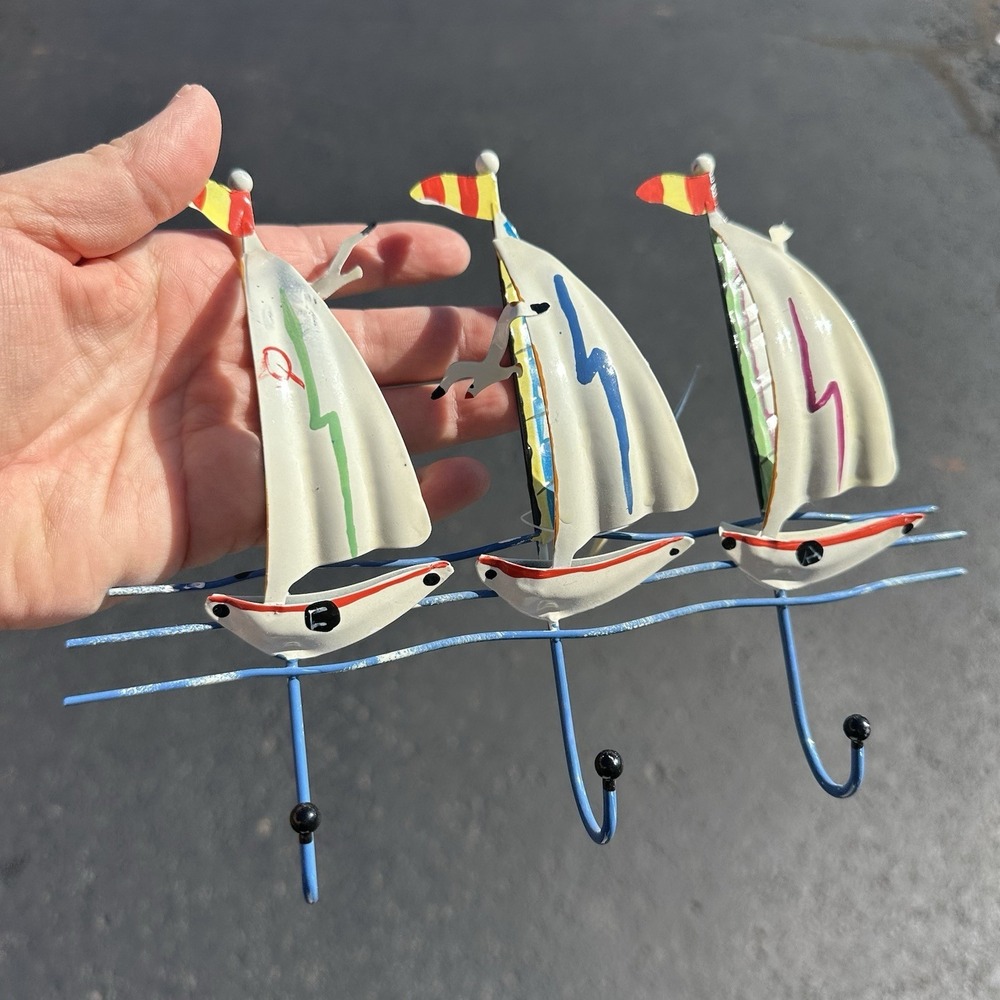VINTAGE‎ Three Sailboat Boats Wall Coat Hanger Seagulls Metal Beach Nautical 3D